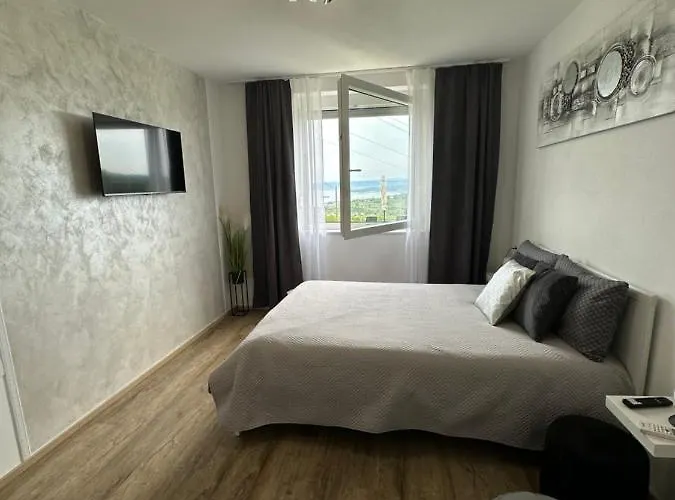 Apartmaji Meli Pu דירה איזולה