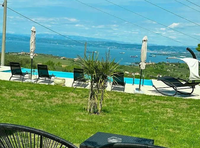 Apartmaji Meli Pu דירה