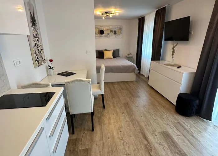 Apartmaji Meli Pu דירה איזולה